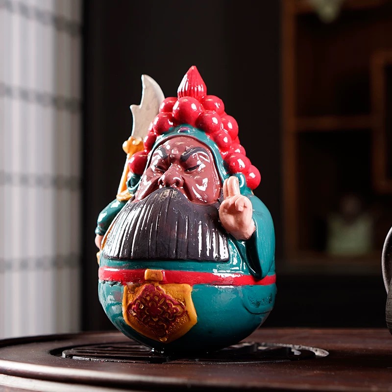 Чайный любимец Гуань Гун — неваляшка, изменение цвета